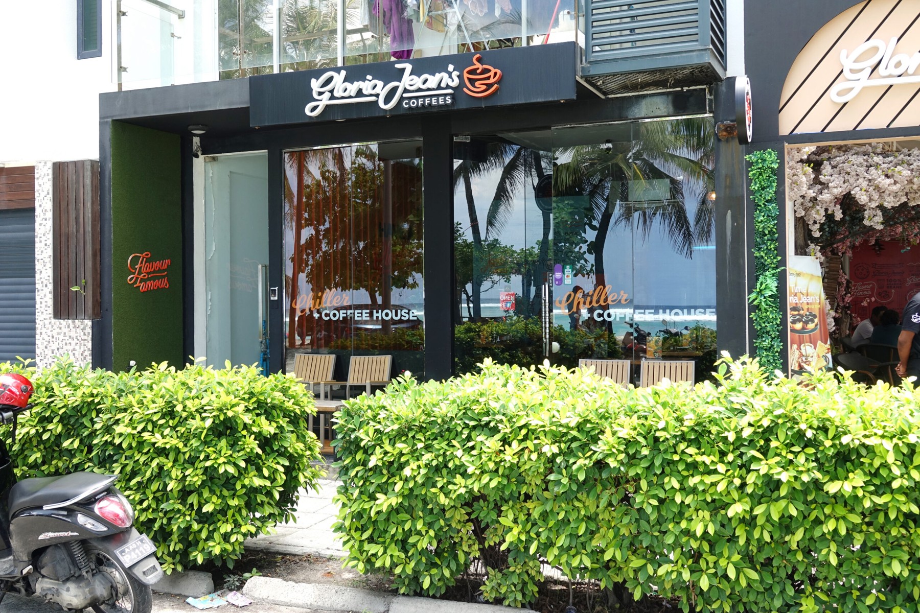 Gloria Jean's Coffees Beach