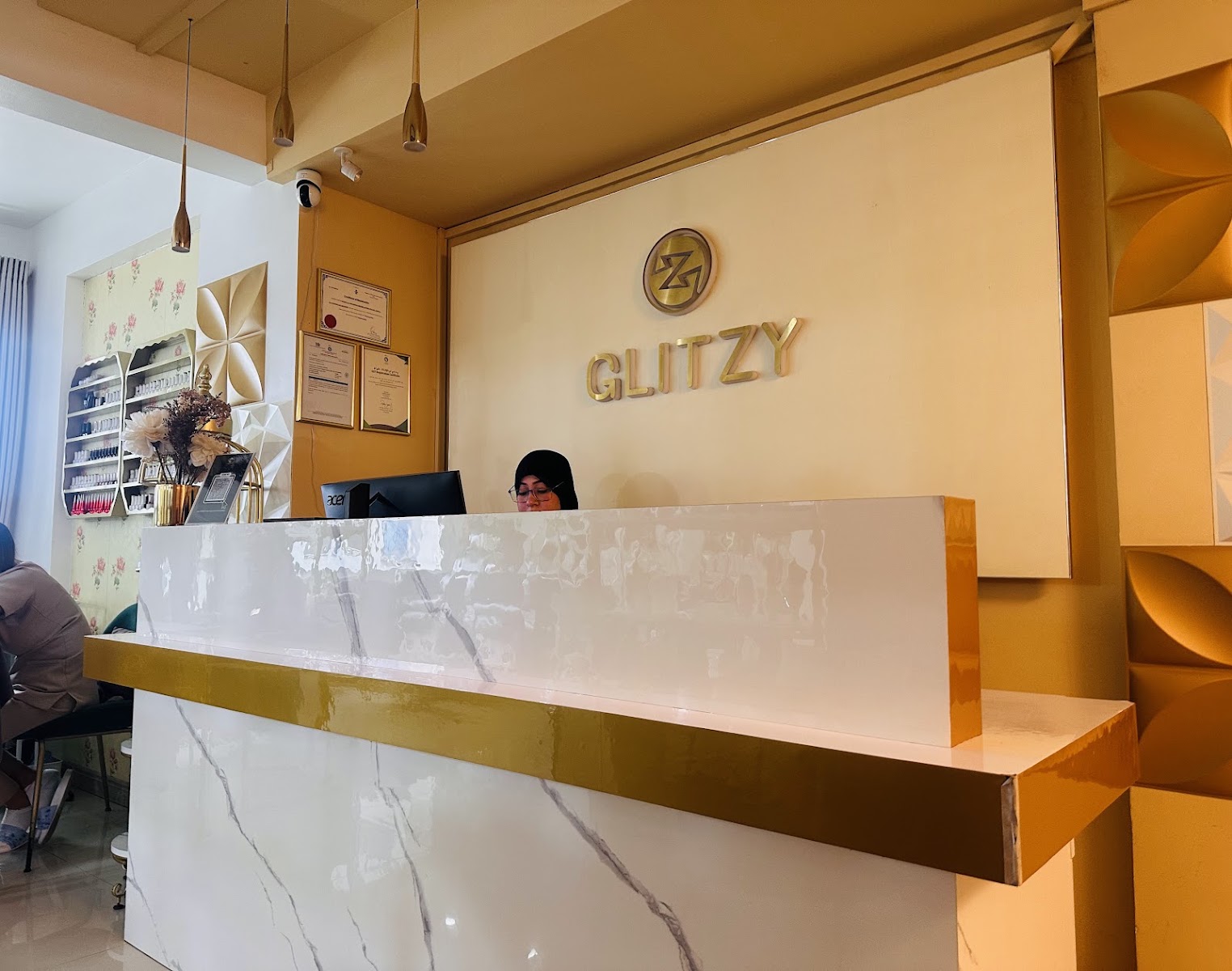 Glitzy Beauty Salon & Spa