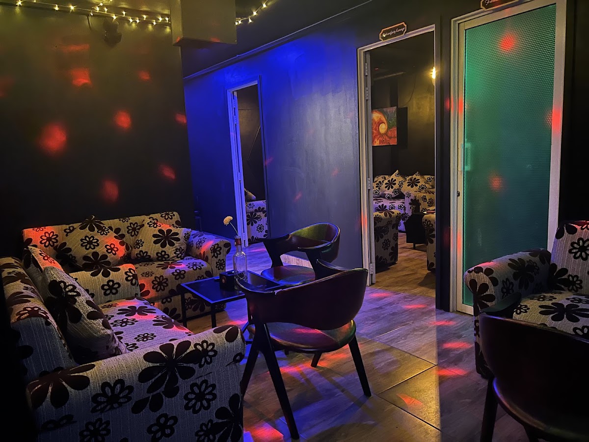 HH Lounge & Restaurant
