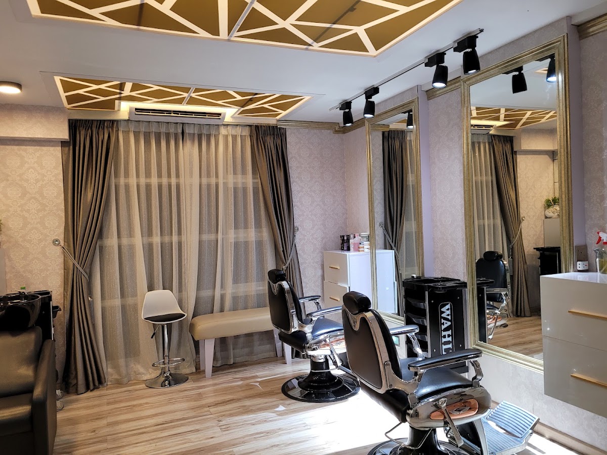 Salon Lavish photo 1