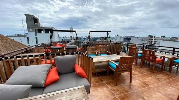 Skyfall Lounge & Restaurant photo 2