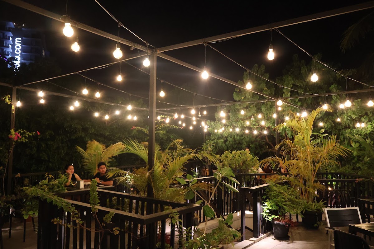 Nouvelle Grill & Restaurant