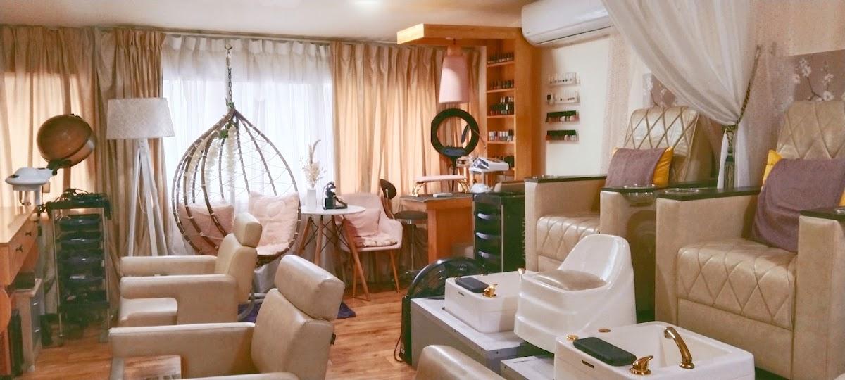 Stick ‘n Style Boutique & Salon & The Fashion Boutique photo 1