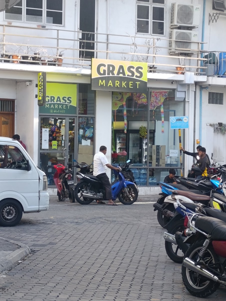 Grass Market 4