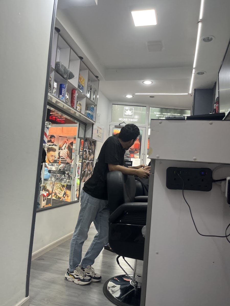 Trendy Salon
