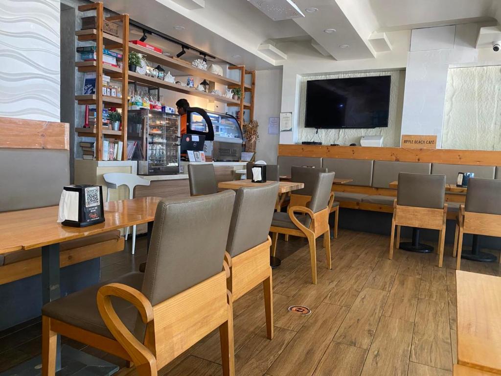 Ripple Café & Bistro photo 2