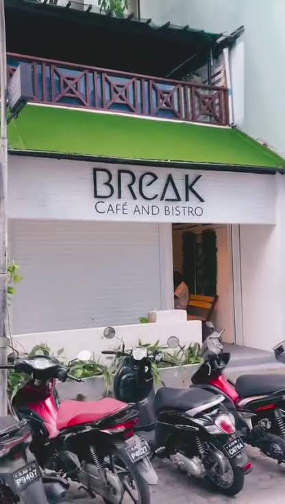 Break Café & Bistro